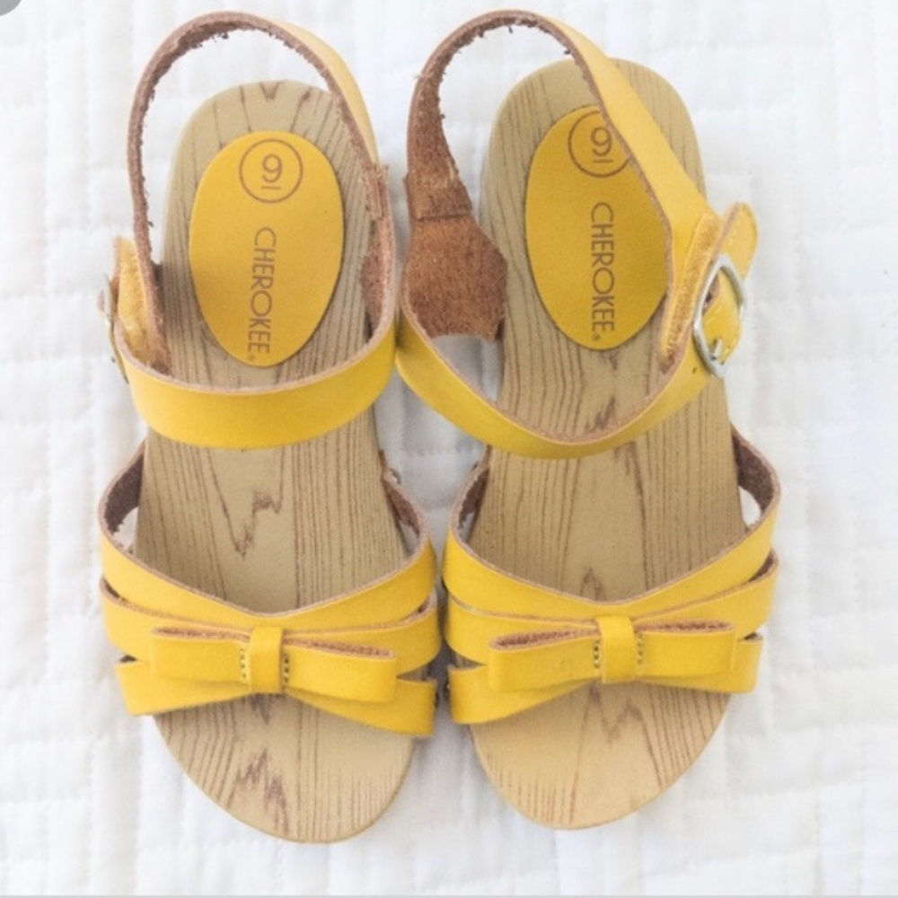 Looking for, Cherokee girls clog sizes 12,13